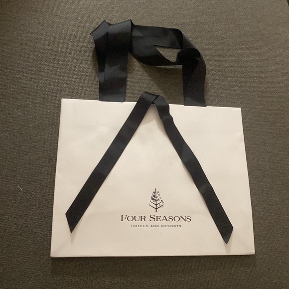 Designer shopping bags Gucci, Louis Vuitton, Tory Burch, Lacoste, MK - Picture 11 of 12